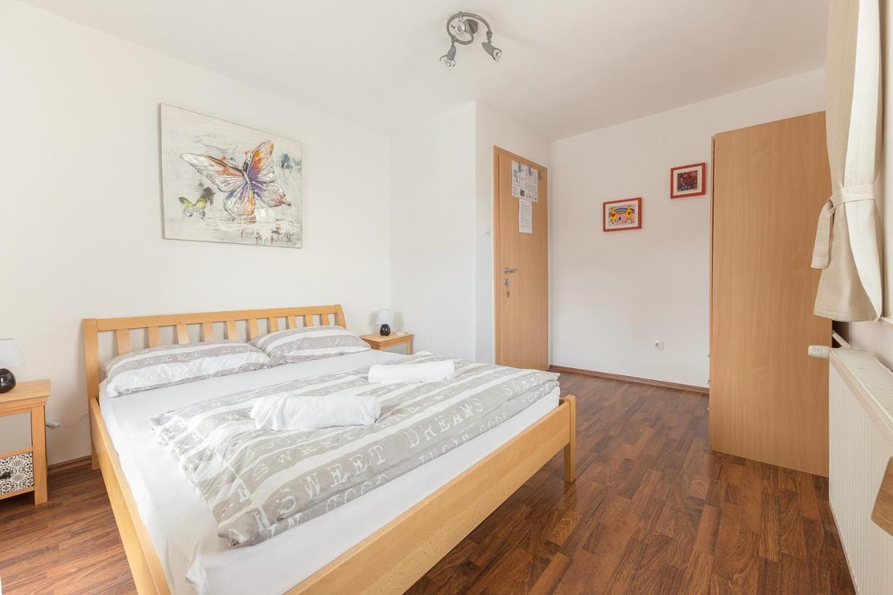 Hostel Mama Minka Бохин Екстериор снимка