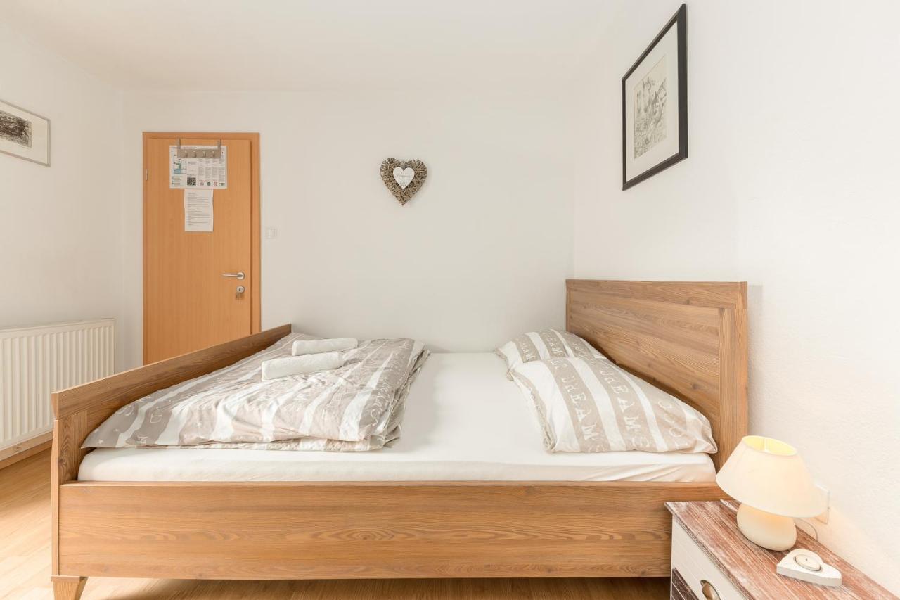 Hostel Mama Minka Бохин Екстериор снимка